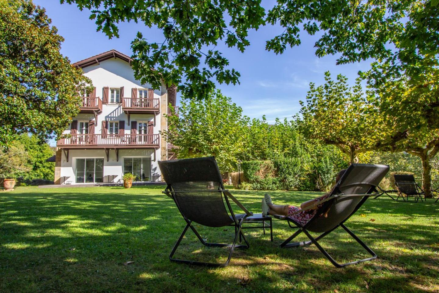 Les Jardins De Bakea