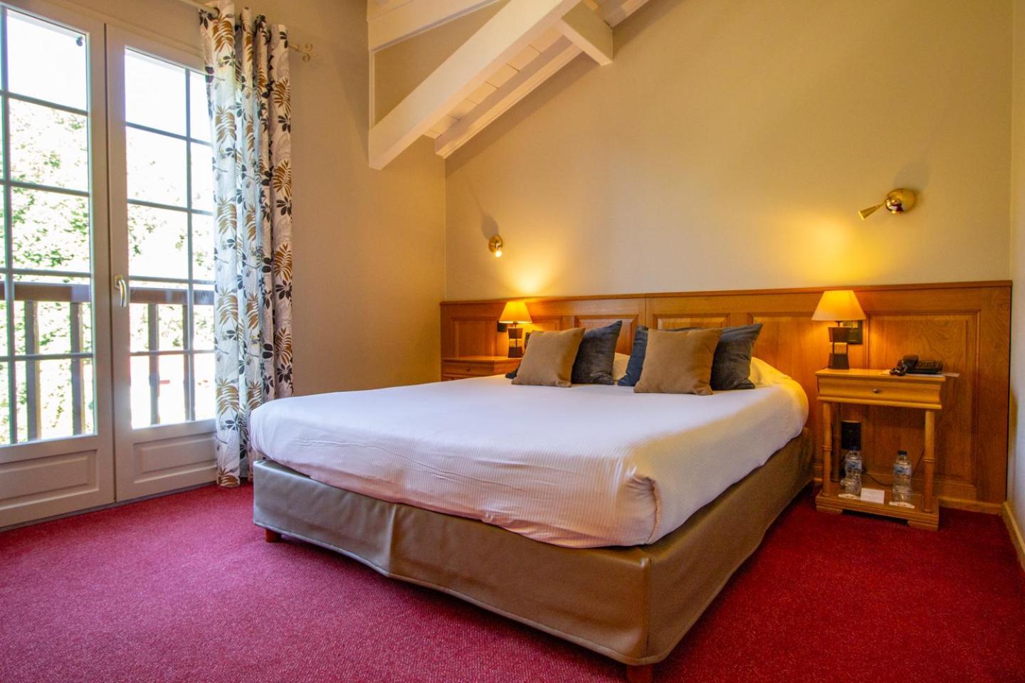 Les Jardins De Bakea Hotel 4*