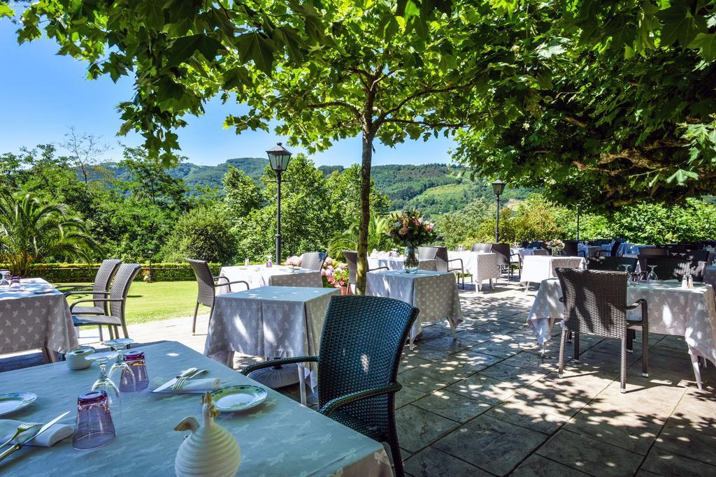 Les Jardins De Bakea Hotel