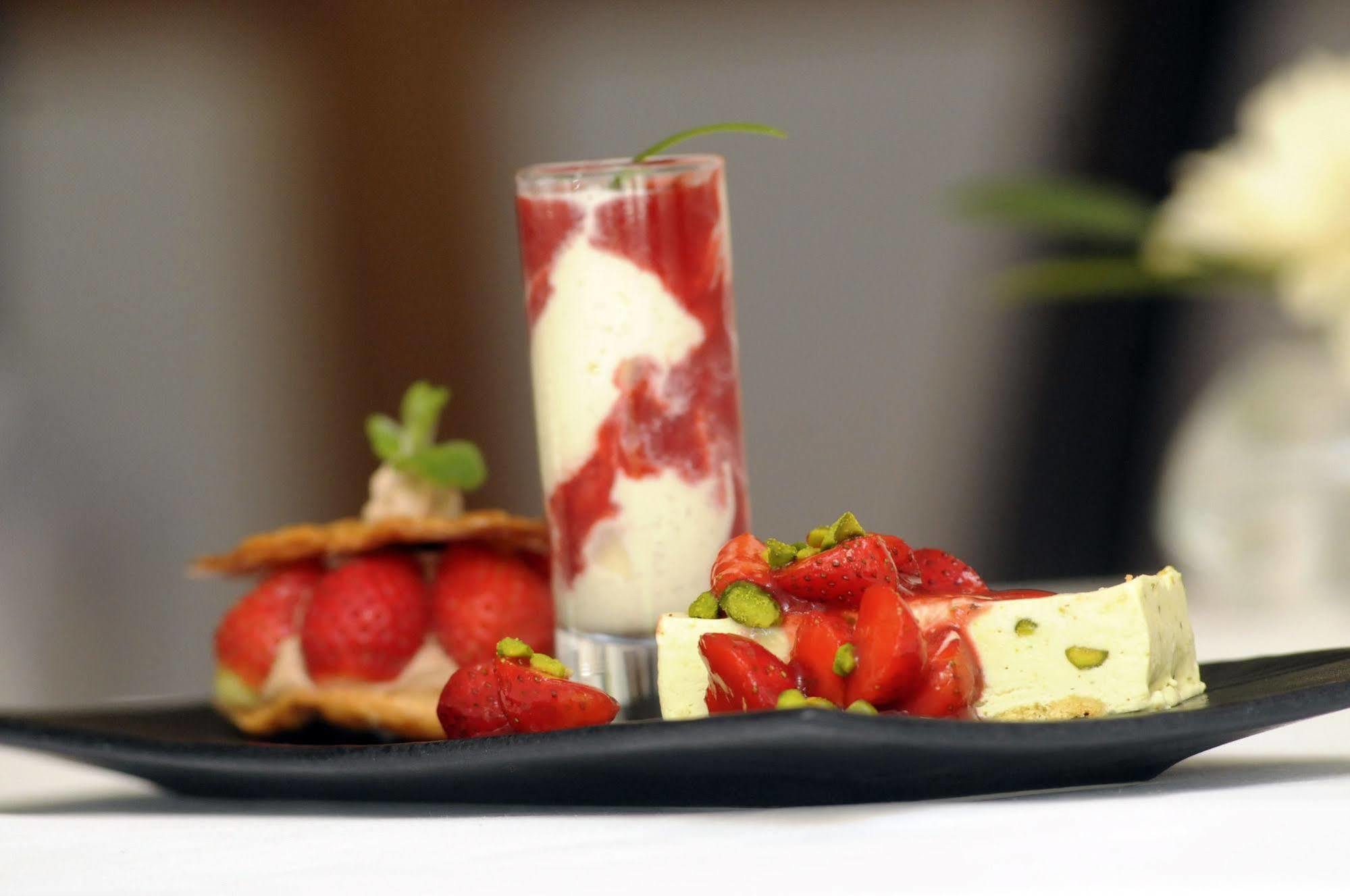 Les Jardins De Bakea Hotel